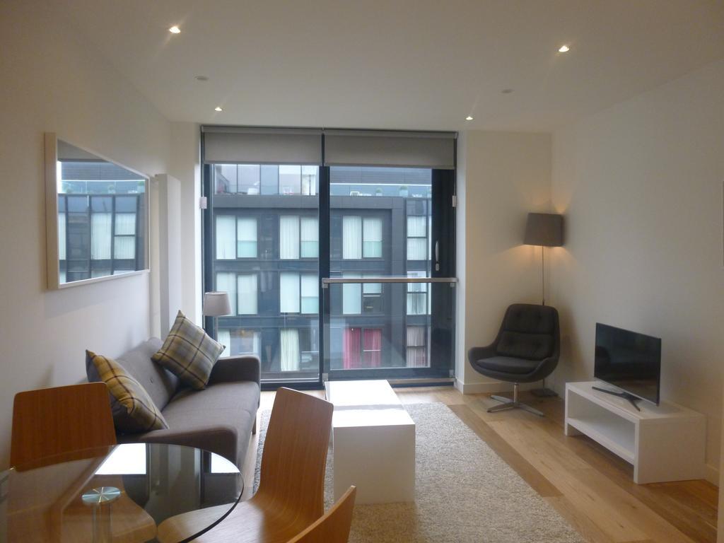 My-Quartermile Apartments Edinburgh Room photo